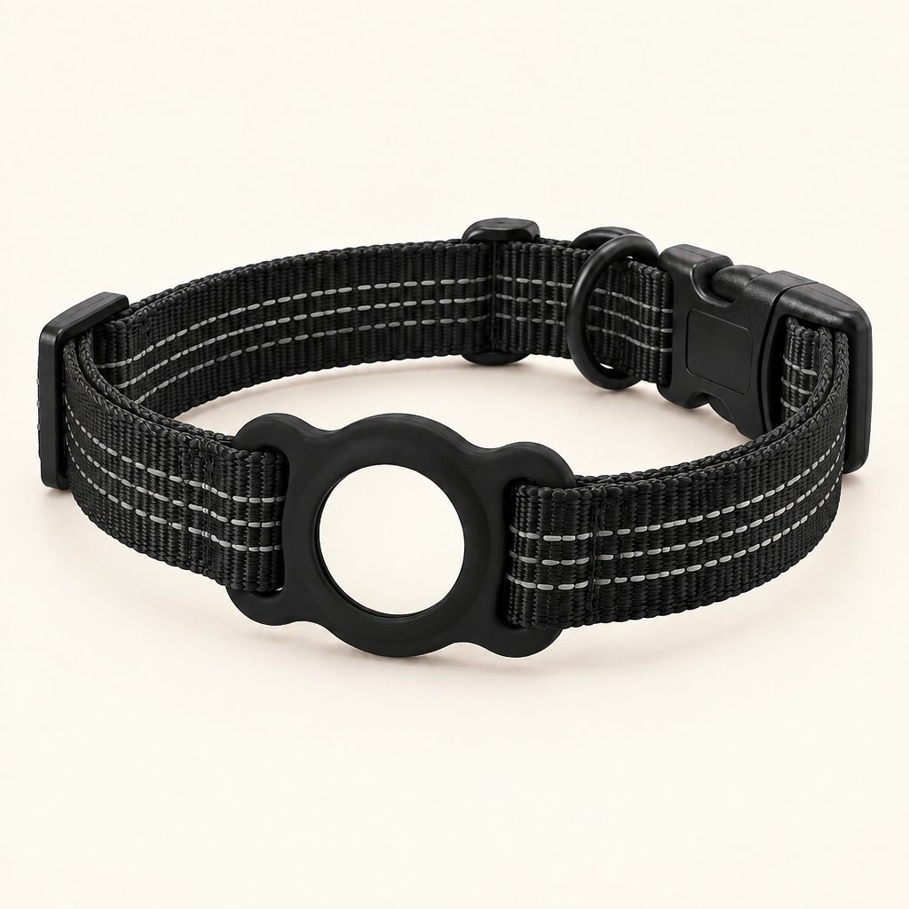 AirTag Holder Dog Collar in Black, with empty holder