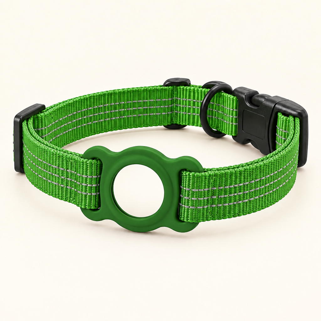 AirTag Holder Dog Collar in Green, with empty holder